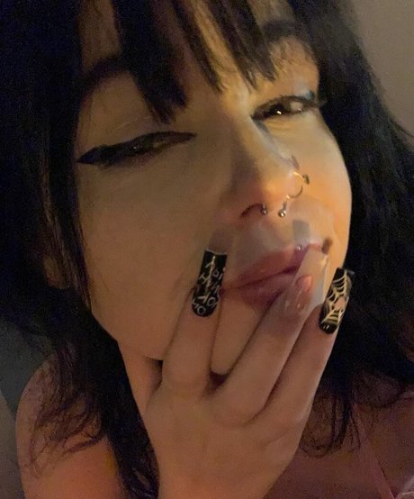 Naakte gelekte OnlyFans-foto van Daisyy Mayyy