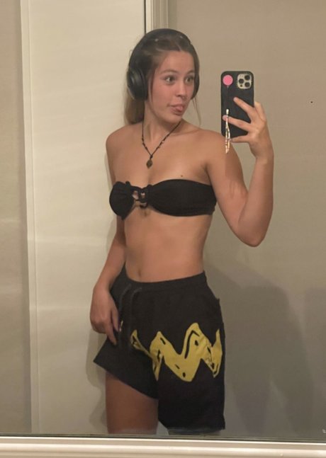 Peyton Coffee Naakte gelekte OnlyFans-foto van Peyton Coffee #149