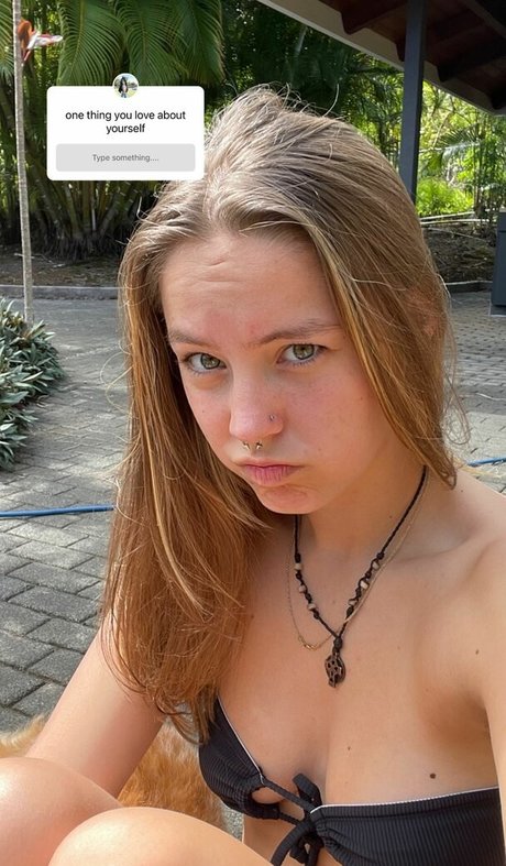 Peyton Coffee Naakte gelekte OnlyFans-foto van Peyton Coffee #17