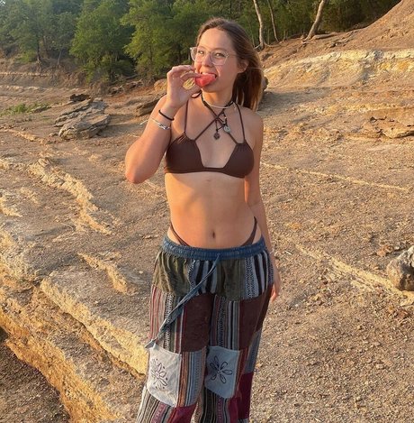 Peyton Coffee Naakte gelekte OnlyFans-foto van Peyton Coffee #6