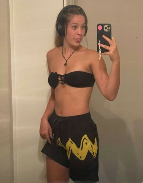 Naakte gelekte OnlyFans-foto van Peyton Coffee