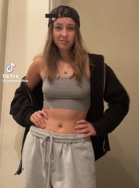 Peyton Coffee Naakte gelekte OnlyFans-foto van Peyton Coffee #71