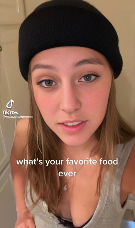 Peyton Coffee Naakte gelekte OnlyFans-foto van Peyton Coffee #85