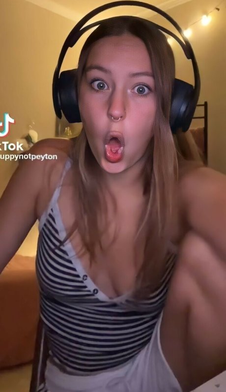 Peyton Coffee Naakte gelekte OnlyFans-foto van Peyton Coffee #93