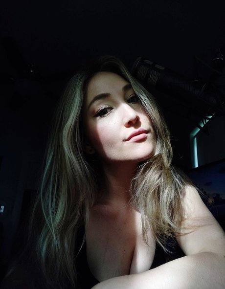 Naakte gelekte OnlyFans-foto van Juliatv