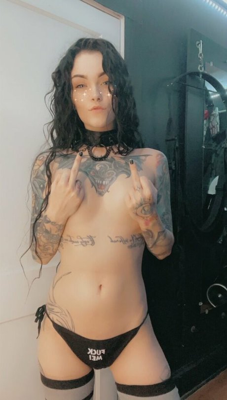 Naakte gelekte OnlyFans-foto van Lady Tish