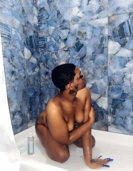 Naakte gelekte OnlyFans-foto van Staydangerous44
