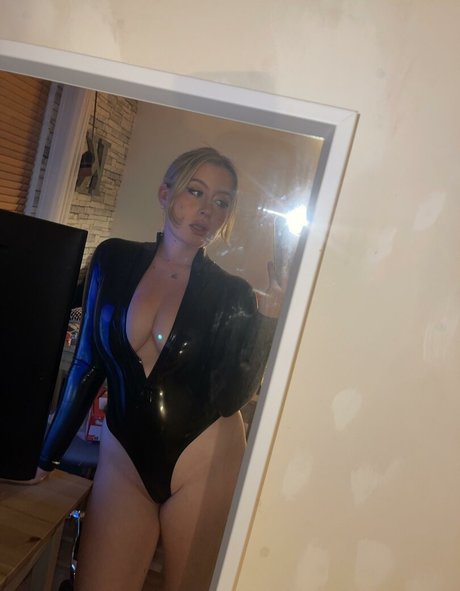 Naakte gelekte OnlyFans-foto van Marieoncamera
