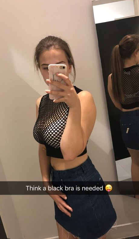 Chloe Carter