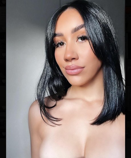 Naakte gelekte OnlyFans-foto van Jessiejahjessie