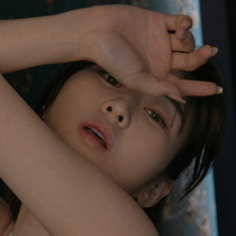 Naakte gelekte OnlyFans-foto van Woohyeon Leeheeeun