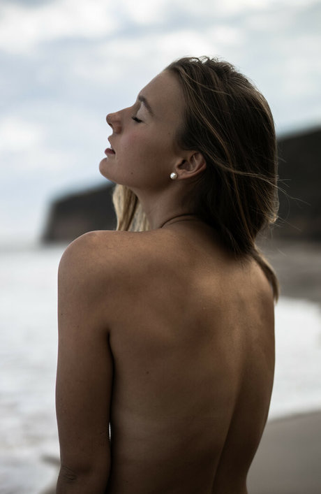 Naakte gelekte OnlyFans-foto van Sidneyann