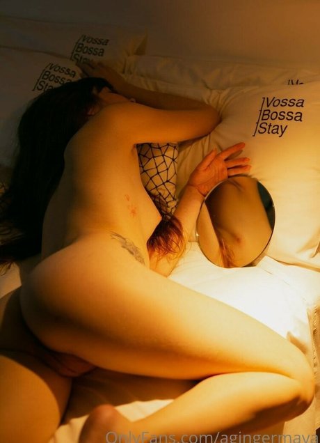 Naakte gelekte OnlyFans-foto van Gingermaya
