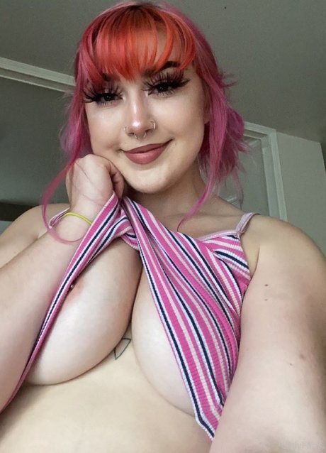 Naakte gelekte OnlyFans-foto van Trippyelf