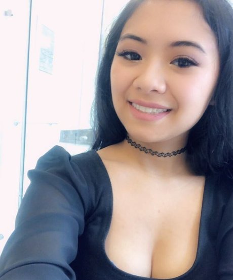 Naakte gelekte OnlyFans-foto van Asianmangogirl