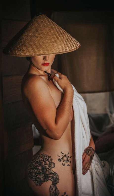 Laura Lehmkuhl