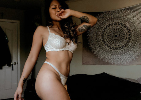 Naakte gelekte OnlyFans-foto van Riribunkiki