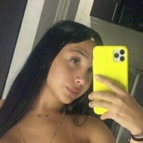 Naakte gelekte OnlyFans-foto van Mariana Hernandez