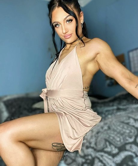Naakte gelekte OnlyFans-foto van Jana Johnston