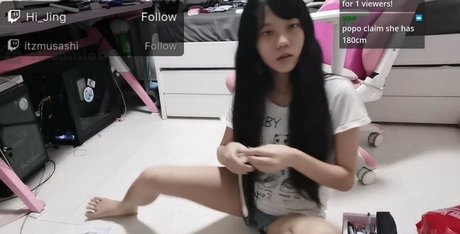 Naakte gelekte OnlyFans-foto van Tinneh