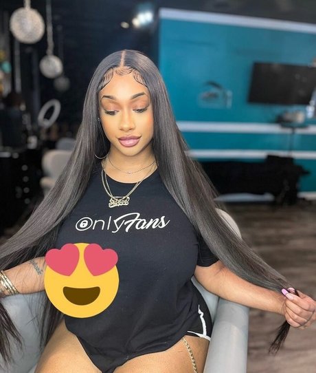 Naakte gelekte OnlyFans-foto van Sidney Starr
