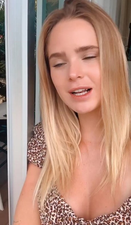 Naakte gelekte OnlyFans-foto van Inna Moll
