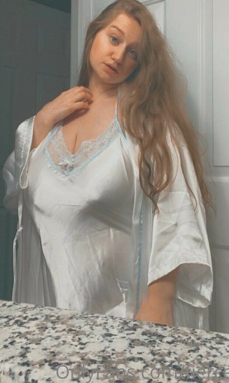Naakte gelekte OnlyFans-foto van Fiercified