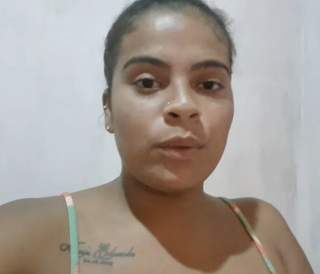 Naakte gelekte OnlyFans-foto van Baianinha Silva