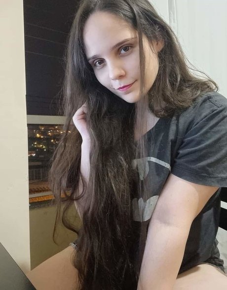 Naakte gelekte OnlyFans-foto van Laysa Meroto