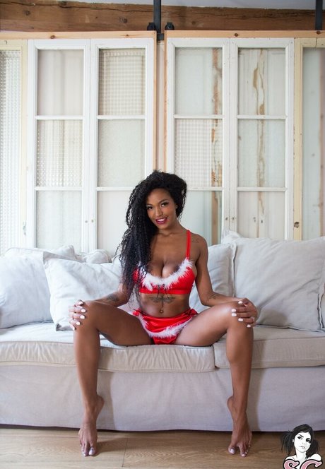 Naakte gelekte OnlyFans-foto van Tina Fire