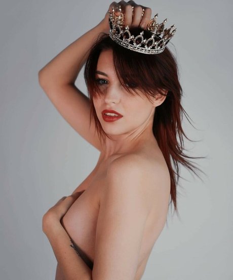 Naakte gelekte OnlyFans-foto van Kaya Solo