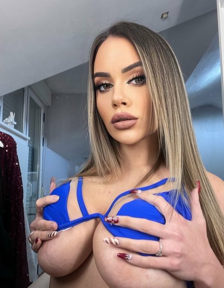 Naakte gelekte OnlyFans-foto van Laragarcia168