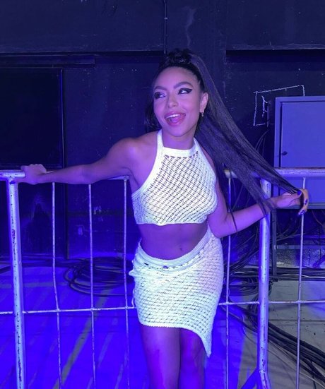 Naakte gelekte OnlyFans-foto van Any Gabrielly