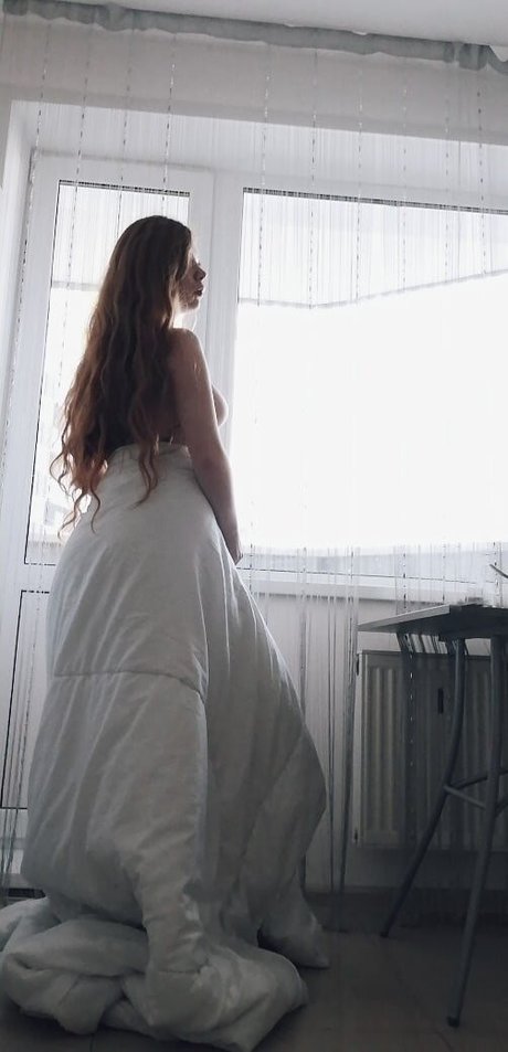 Naakte gelekte OnlyFans-foto van Mira Ilina