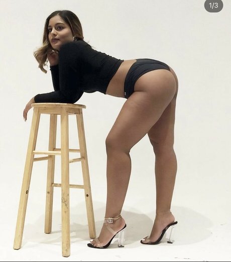 Naakte gelekte OnlyFans-foto van Kasara Sweetkk