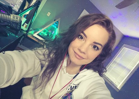 Naakte gelekte OnlyFans-foto van Gingy Gingerliness