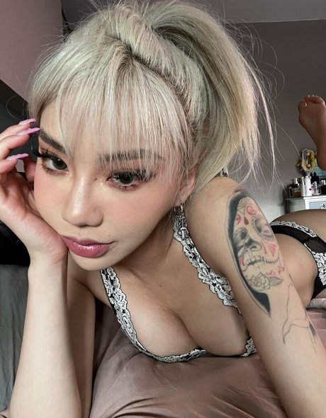 Naakte gelekte OnlyFans-foto van Dollaryaoo