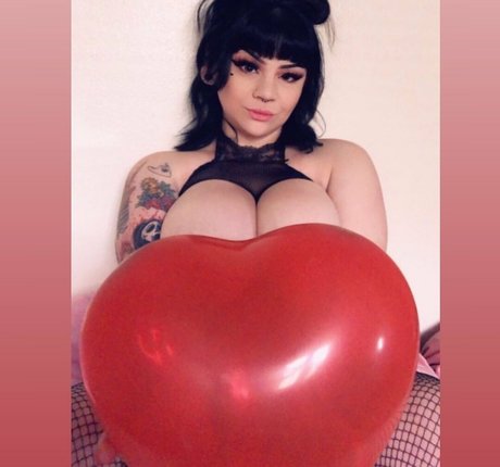 Naakte gelekte OnlyFans-foto van Spooky