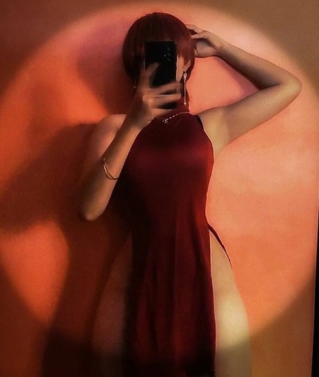 Naakte gelekte OnlyFans-foto van Ruan Yu
