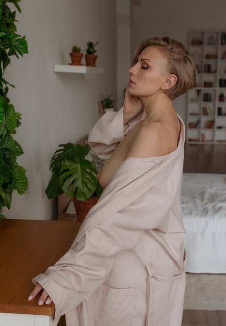Naakte gelekte OnlyFans-foto van Anna Bykanova