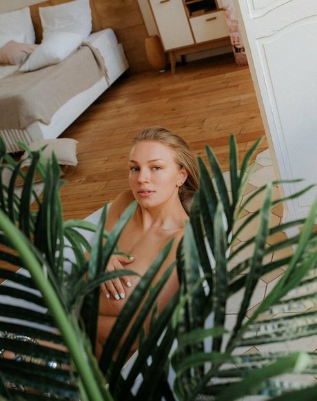 Naakte gelekte OnlyFans-foto van Anna Bykanova