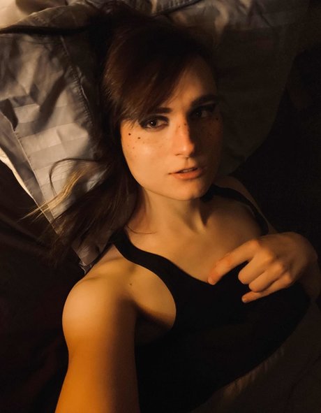 Ava Shade