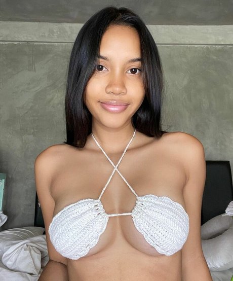 Naakte gelekte OnlyFans-foto van Fauutami