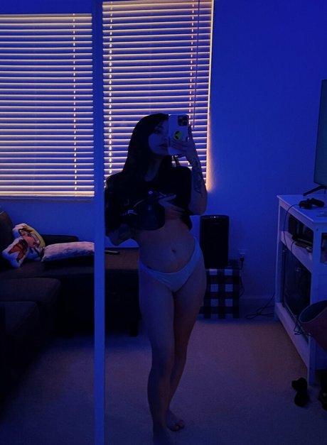 Naakte gelekte OnlyFans-foto van Sxnpaijxde