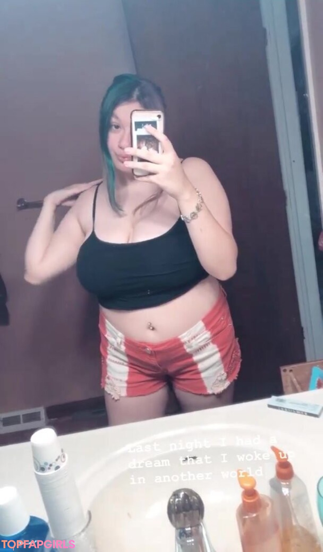 Naakte gelekte OnlyFans-foto van Shayla Ceccardi #4 Naakte gelekte OnlyFans-foto van Shayla Ceccardi #4