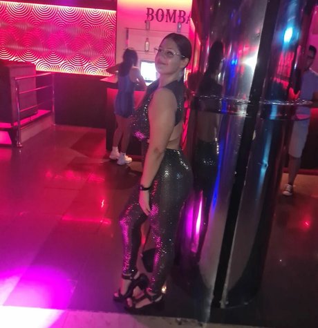Naakte gelekte OnlyFans-foto van Ann Cygnus