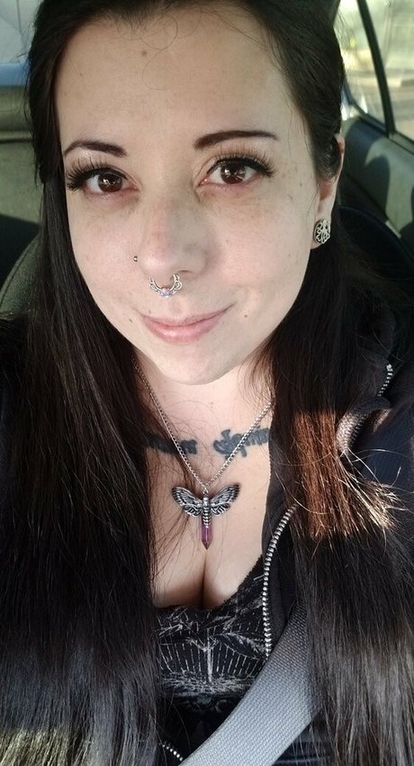 Naakte gelekte OnlyFans-foto van Kwasumi