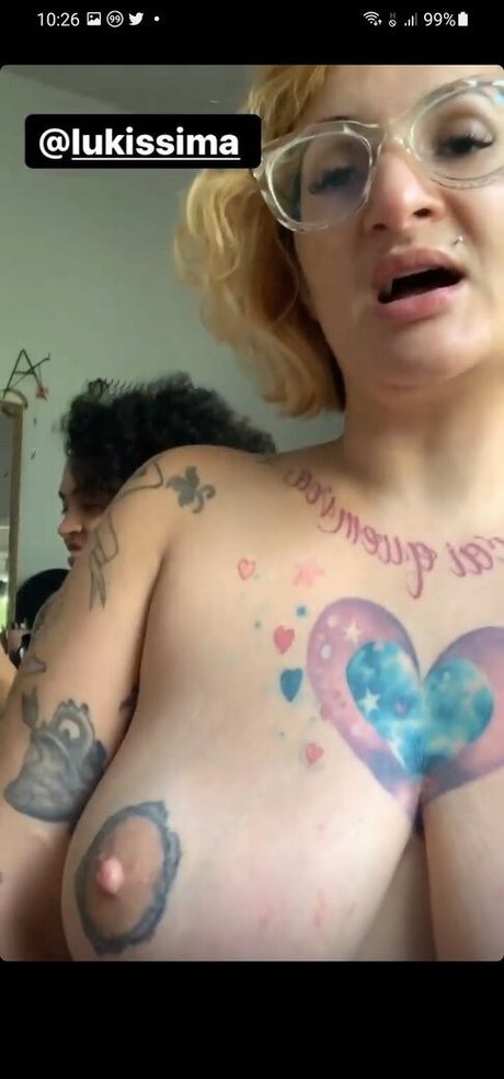 Naakte gelekte OnlyFans-foto van Clara Averbuck