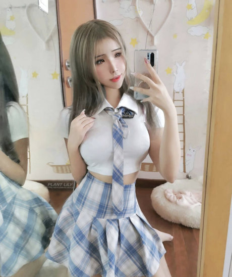 Naakte gelekte OnlyFans-foto van Plantlily
