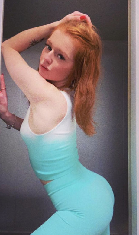Naakte gelekte OnlyFans-foto van Jodie Baker
